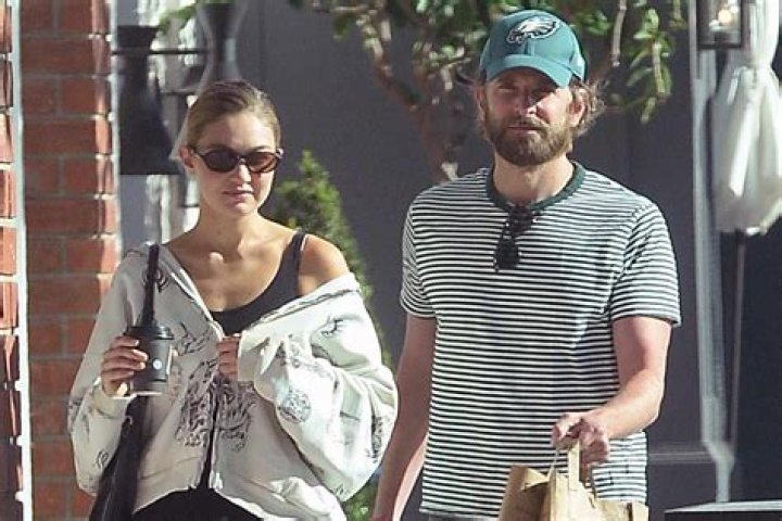 Bradley Cooper's Wife: A Comprehensive Look at Her Life, Career, and Relationship